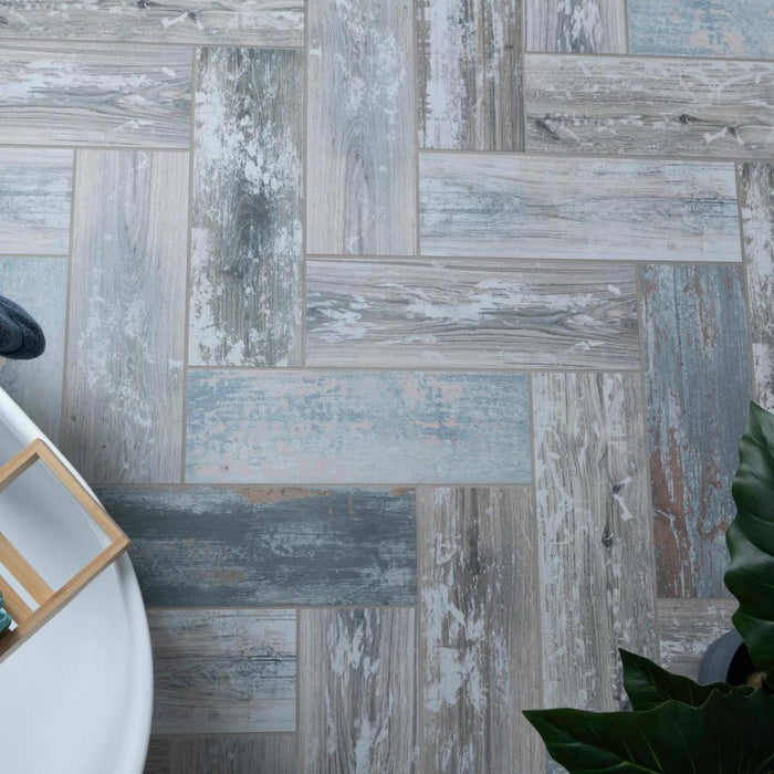 Splendour Fresno 570x190 Gris Wood Effect Wall and Floor Tiles - Unbeatable Bathrooms