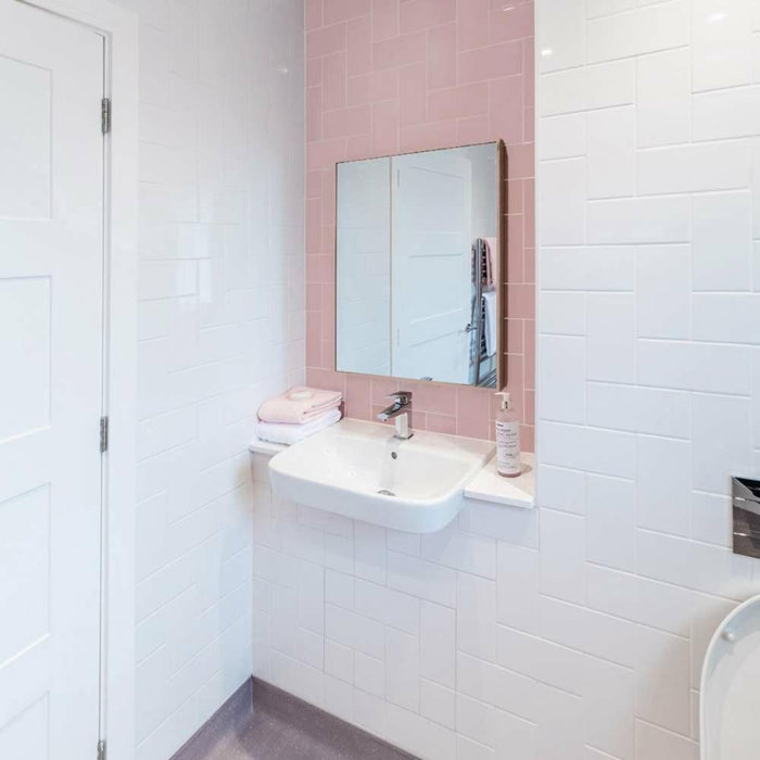 Splendour Liso 200x100 Metro Tiles - Unbeatable Bathrooms